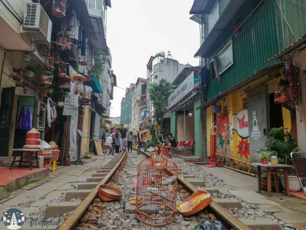 hanoi train street