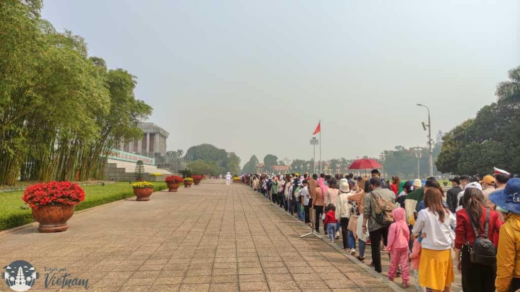 ho chi minh mausoleum in hanoi