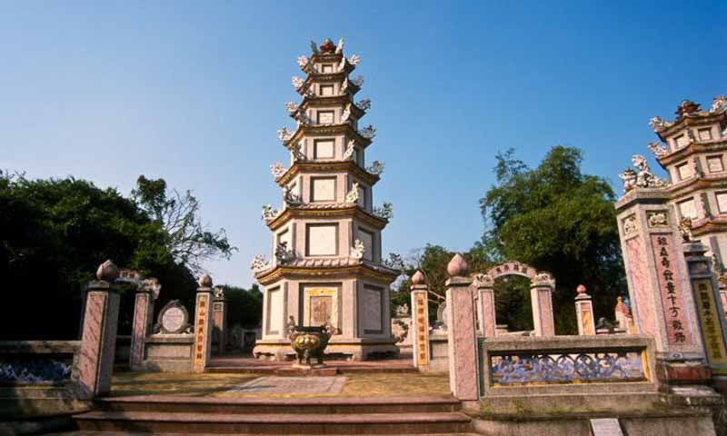 chuc tanh pagoda en hoi an vietnam