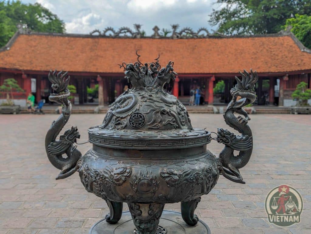 PATIO INTERIOR DEL TEMPLO DE LA LITERATURA, HANOI