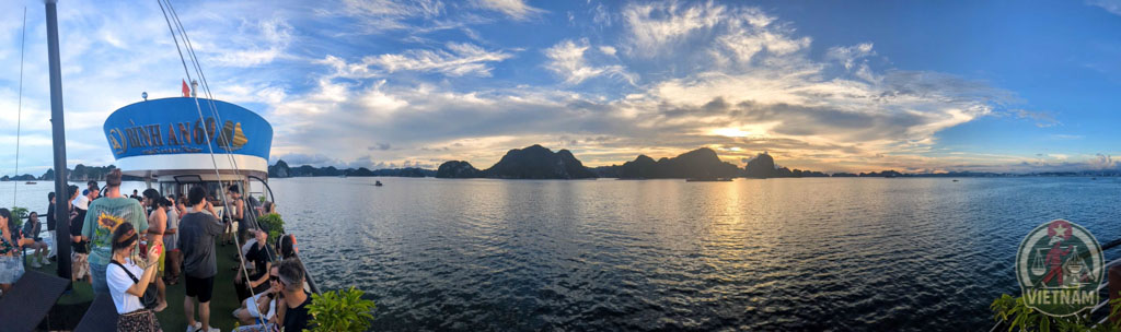 atardecer en halong bay
