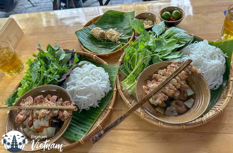 plato de bun cha, una de las comidas más tipicas de Hanoi