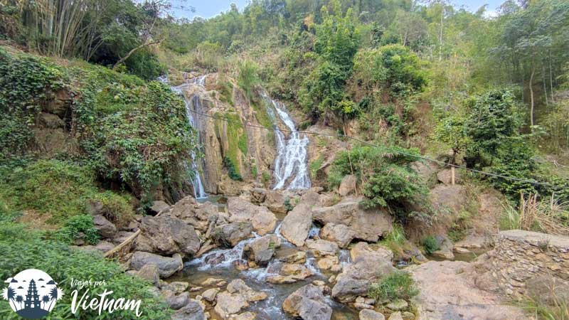 go lao waterfall, cerca de mai chau, vietnam