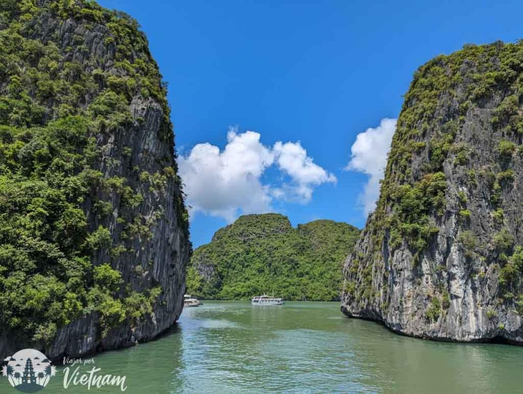 halong bay hanoi vietnam