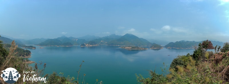 vistas panoramicas del lago hoa binh, en mai chau, vietnam