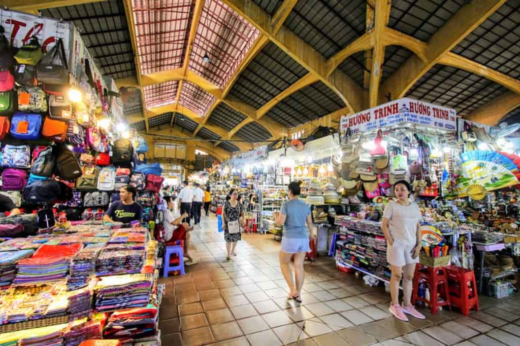 el mercado de benh tanh en ho chi minh city, interior