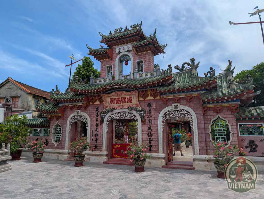 portada del salon de asambleas de fuijien en hoi an