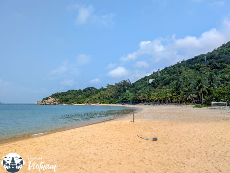 playa de bai ong en las islas cham