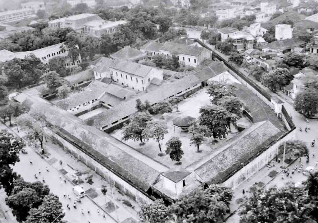 museo de hoa lo hanoi