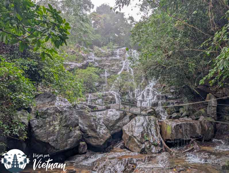 cascada gio en phong nha