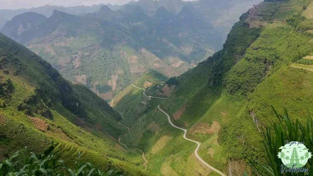 carretera peligrosa en ha giang loop