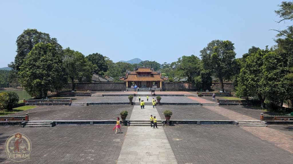 hue tumbas imperiales