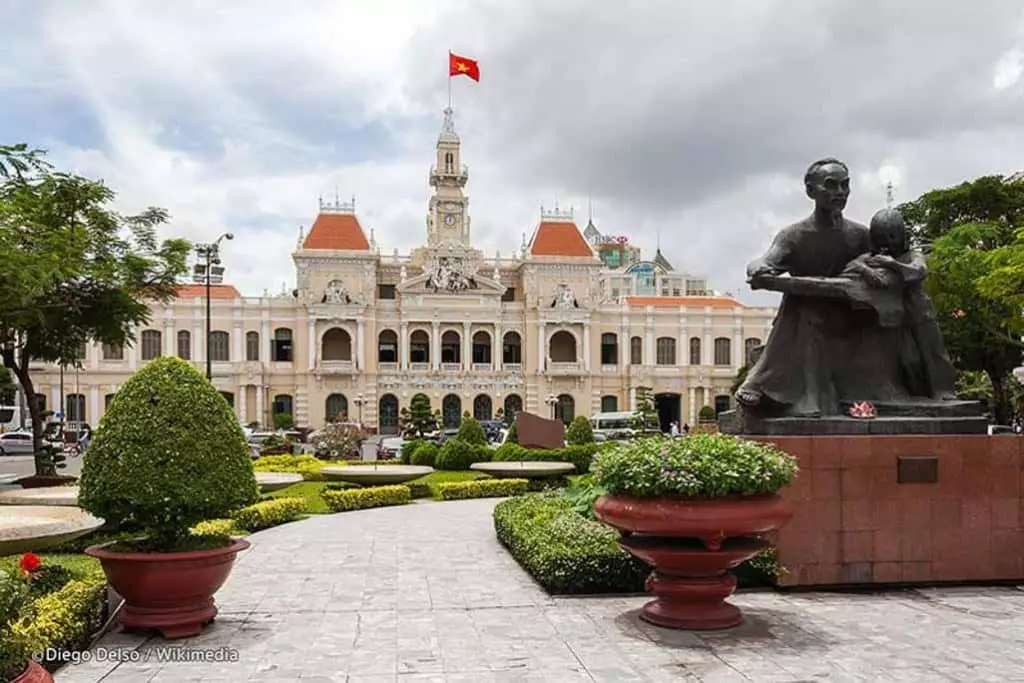ayuntamiento ho chi minh city vietnam